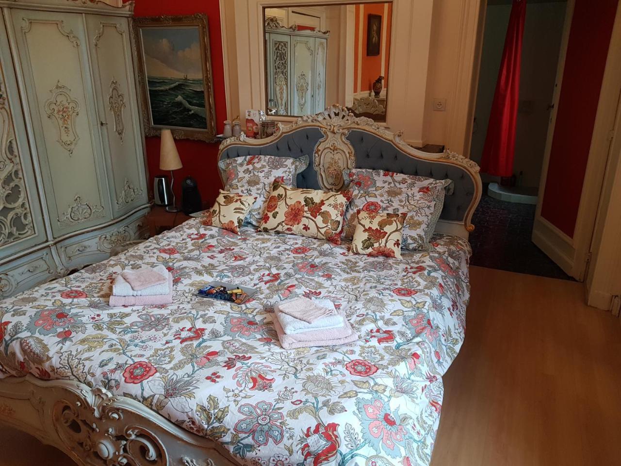 Chateau Lambert Moulinsart Hotel, Shuttle Airport, Long Term Parking, Snooker, Large Terrasse, Dinner, Breakfast 沙勒罗瓦 外观 照片