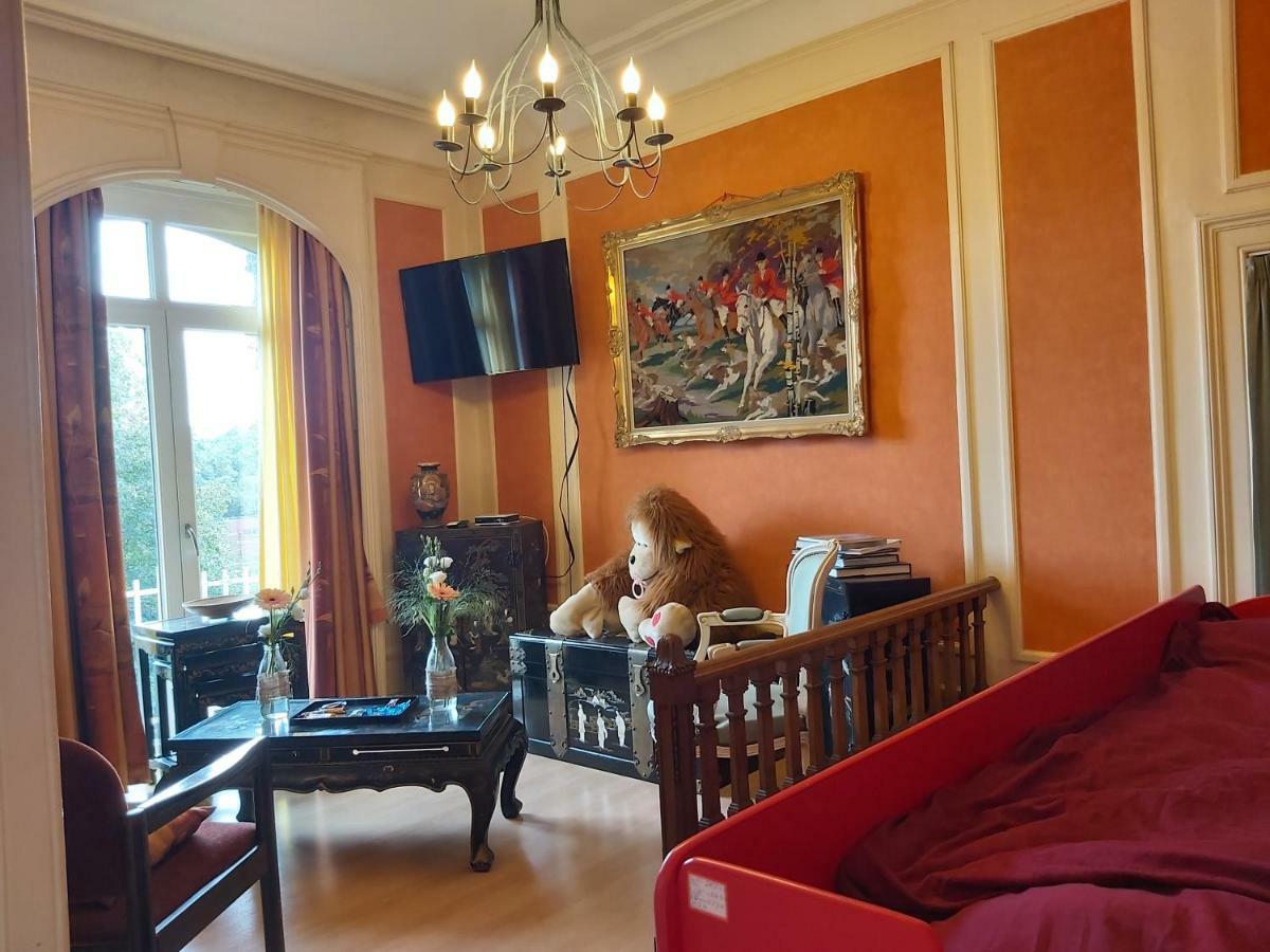 Chateau Lambert Moulinsart Hotel, Shuttle Airport, Long Term Parking, Snooker, Large Terrasse, Dinner, Breakfast 沙勒罗瓦 外观 照片