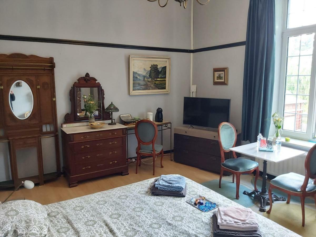 Chateau Lambert Moulinsart Hotel, Shuttle Airport, Long Term Parking, Snooker, Large Terrasse, Dinner, Breakfast 沙勒罗瓦 外观 照片